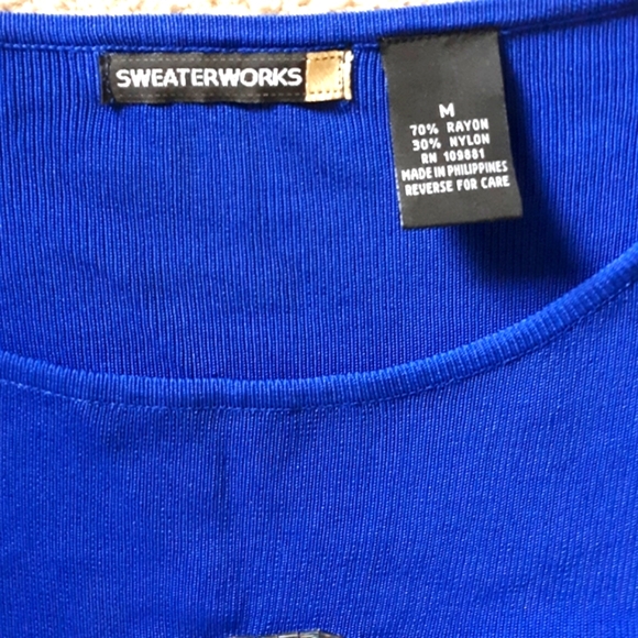 NEW WOMEN'S 3/4 SLEEVE TOP SIZE MEDIUM EMBELLISHED SWEATERWORKS - Picture 4 of 4
